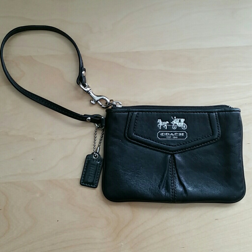 Coach wristlet black