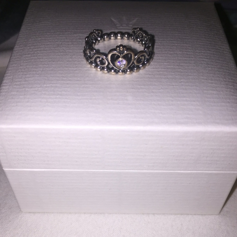 Crown pandora ring