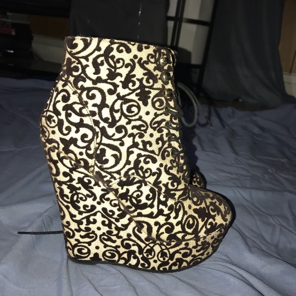 Shoes - Picture 2 of 2