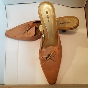 Cute kitten heels-tan