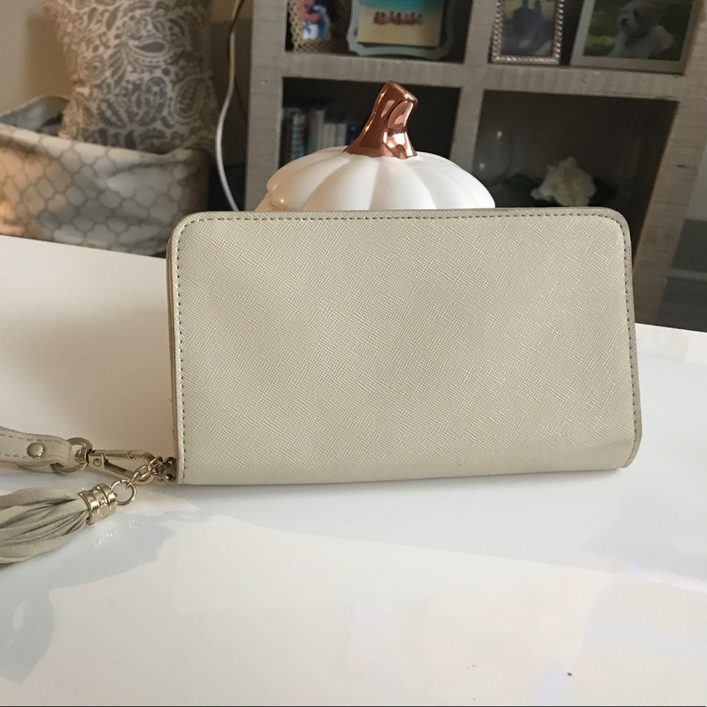 Nude Wristlet