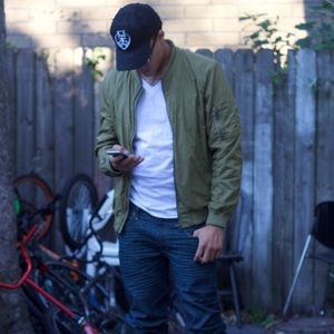 Meet your Posher, Ray