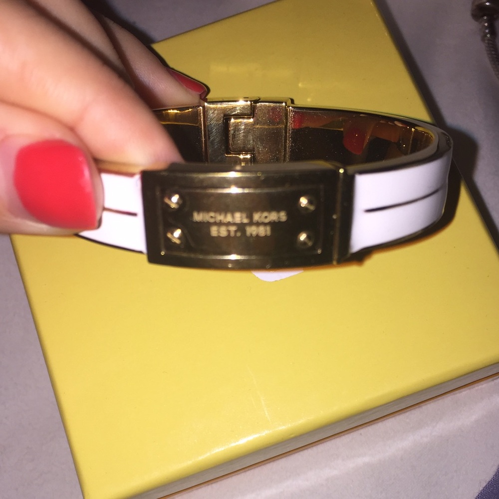 Micheal kors white and gold bracelet