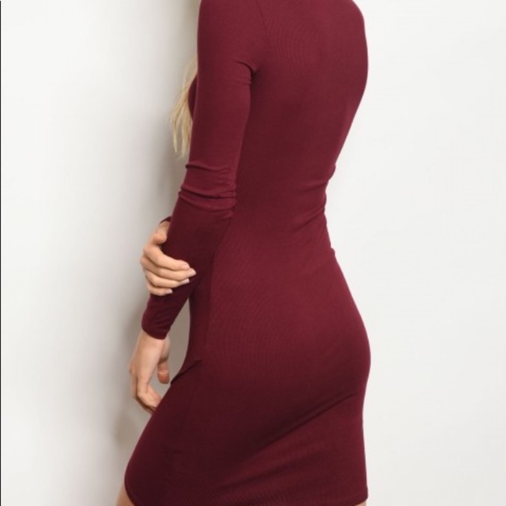🆑Burgundy Long Sleeve Dress - Picture 3 of 3