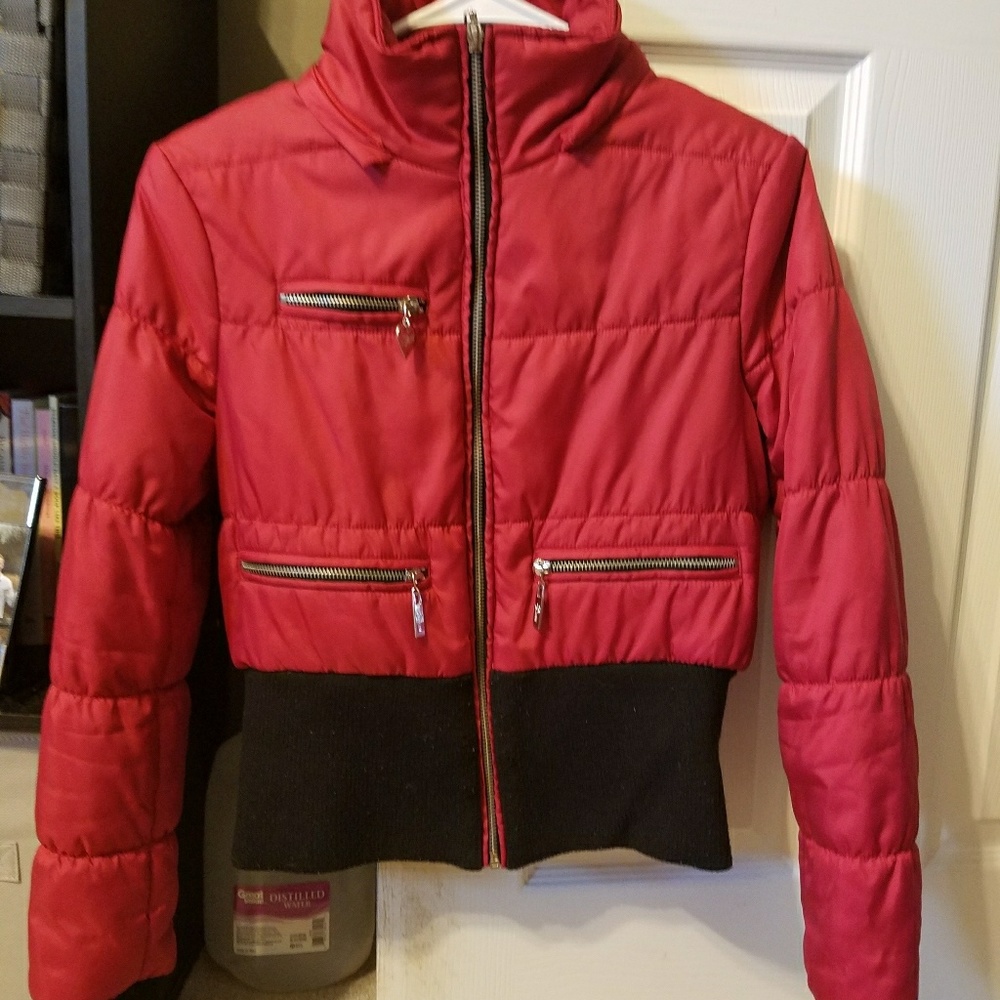 Red guess jacket - Picture 2 of 2