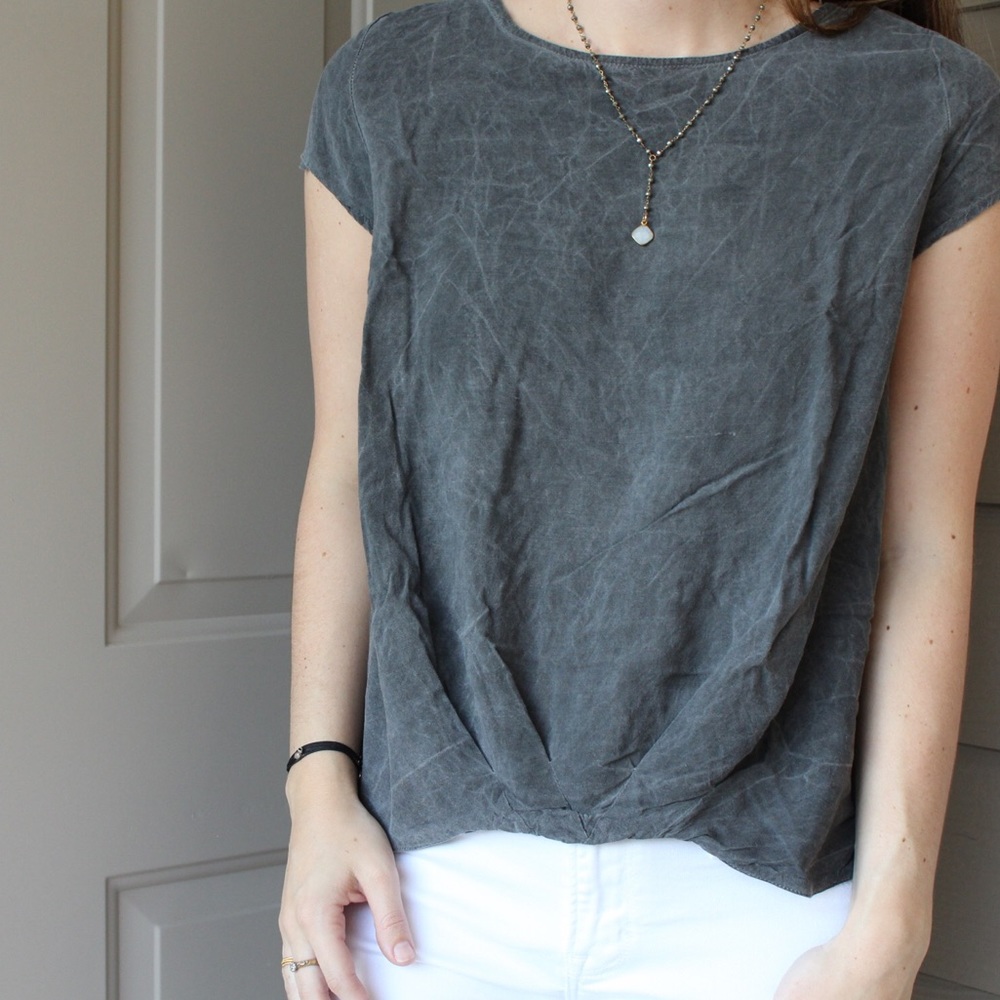 Hi-Lo Grey Tee - Picture 2 of 3