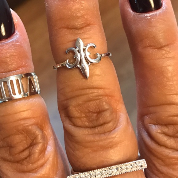 925 Silver Ring - Picture 2 of 2
