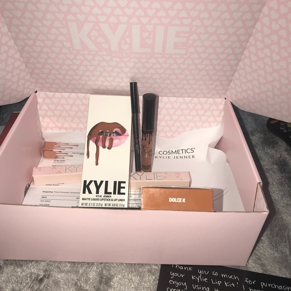 Kylie Jenner “DOLCE K” lip kit - Picture 2 of 4