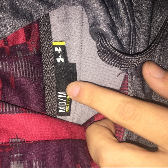 Medium under armour storm hoodie - Picture 2 of 2