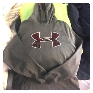 Medium under armour storm hoodie