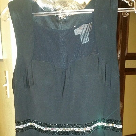 Formal Dress - Picture 3 of 5