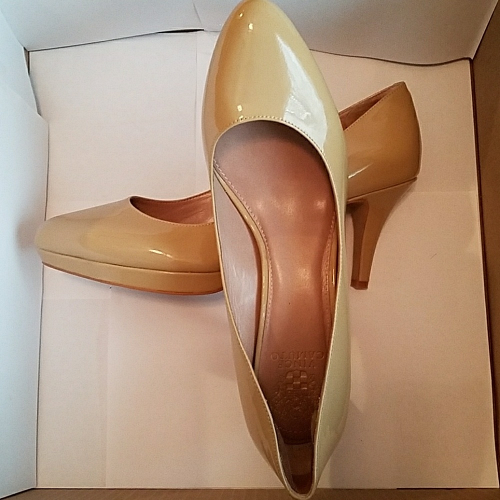 Vince Camuto size 11 pumps
