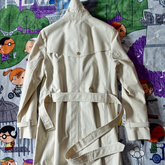 Coach Classic Twill Getaway Trench in Natural - Picture 2 of 7