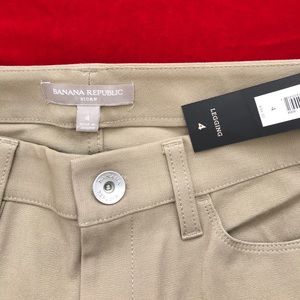 New with Tags Banana Republic Khaki Leggings