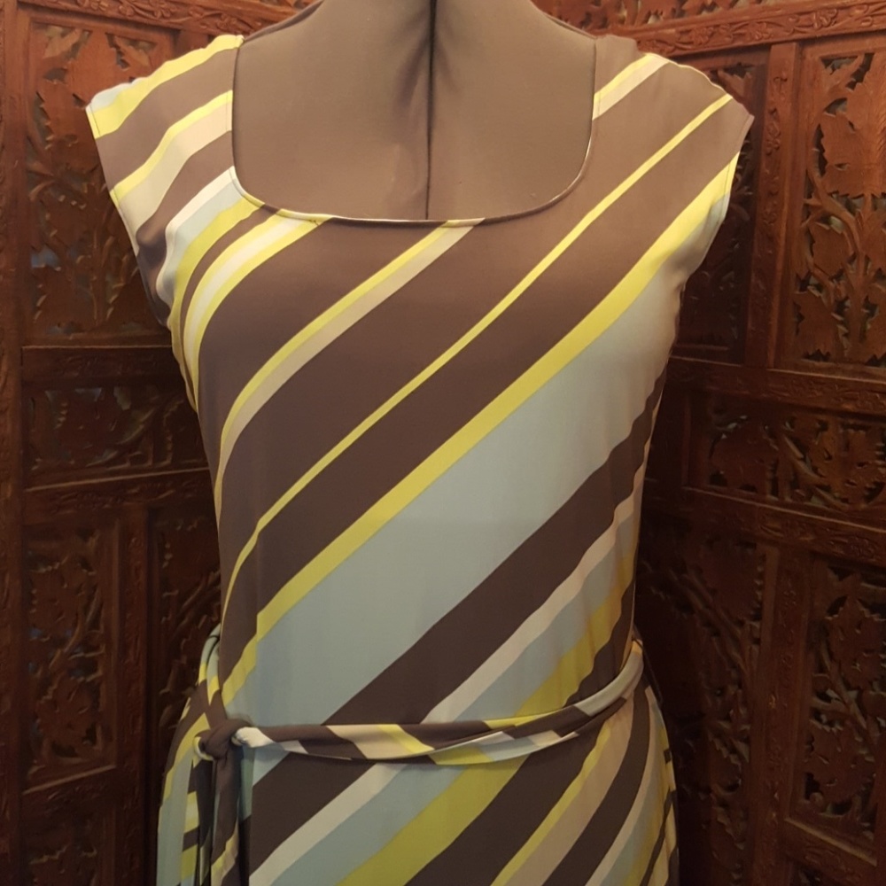 Classy sleeveless Dress