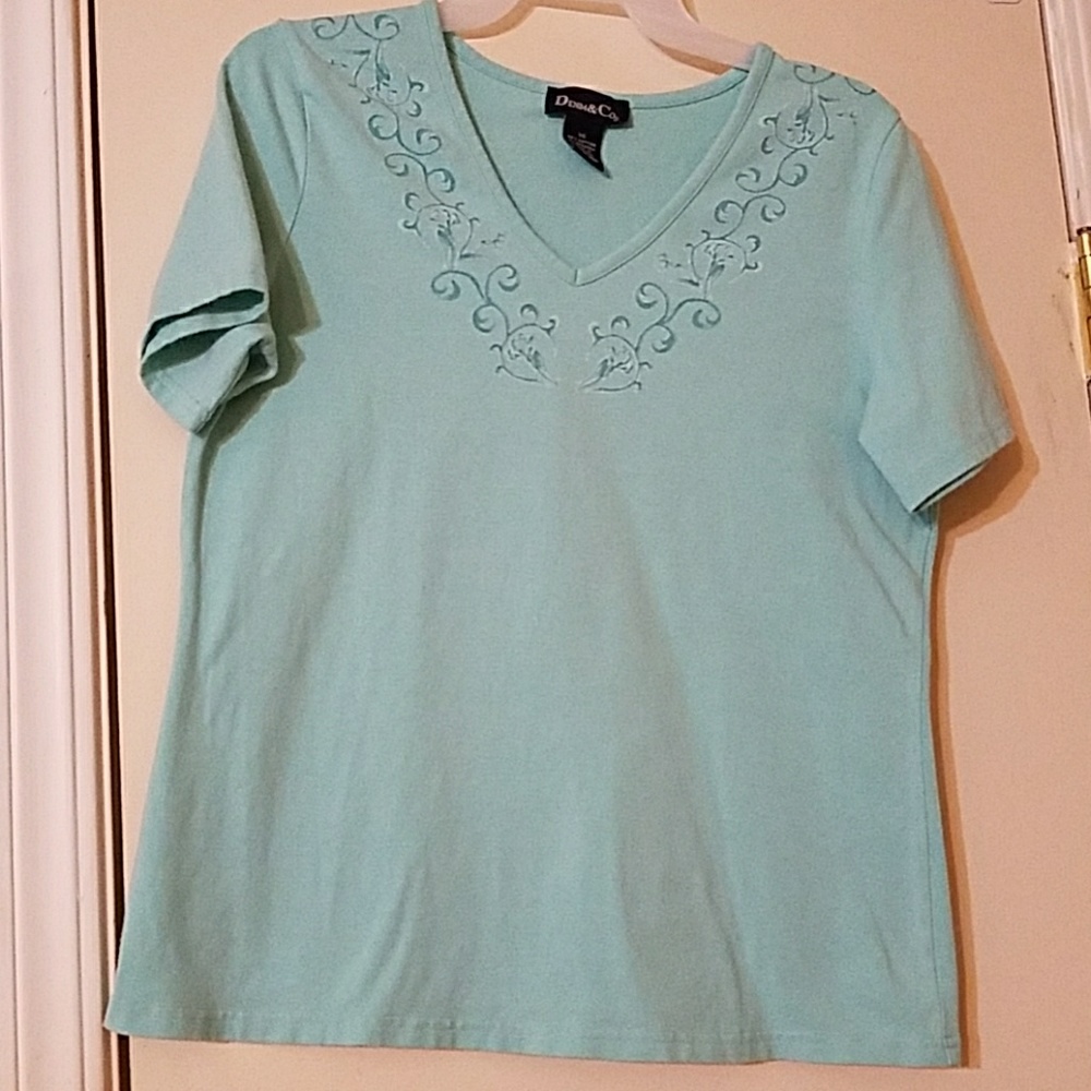 V neckline top