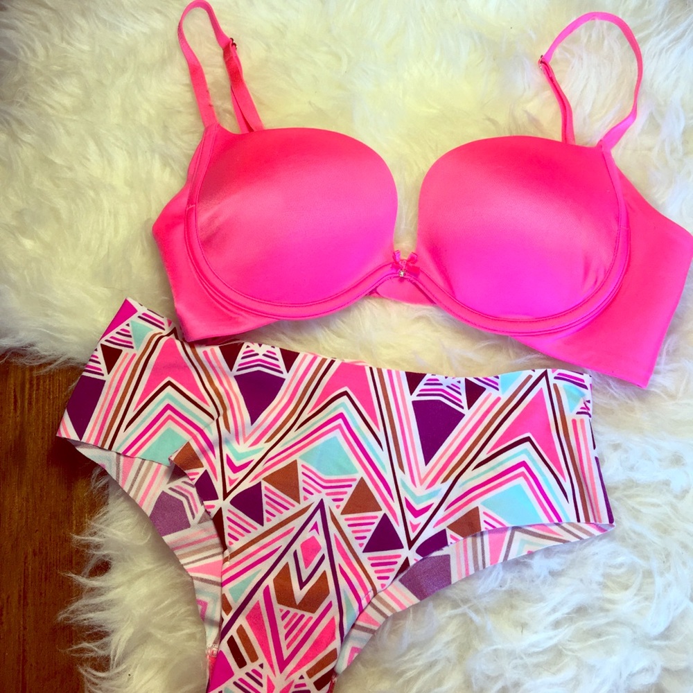 Victoria's Secret 32C push-up bra