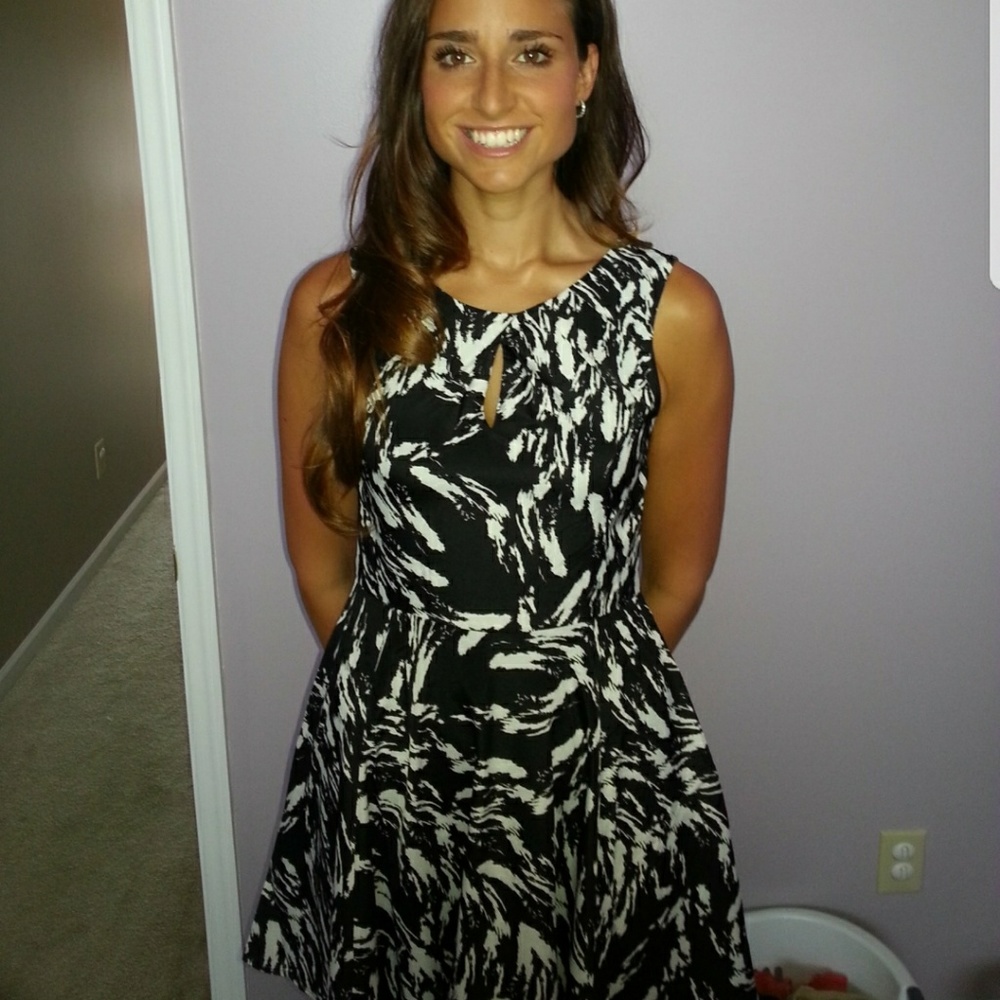 Black/White Express dress