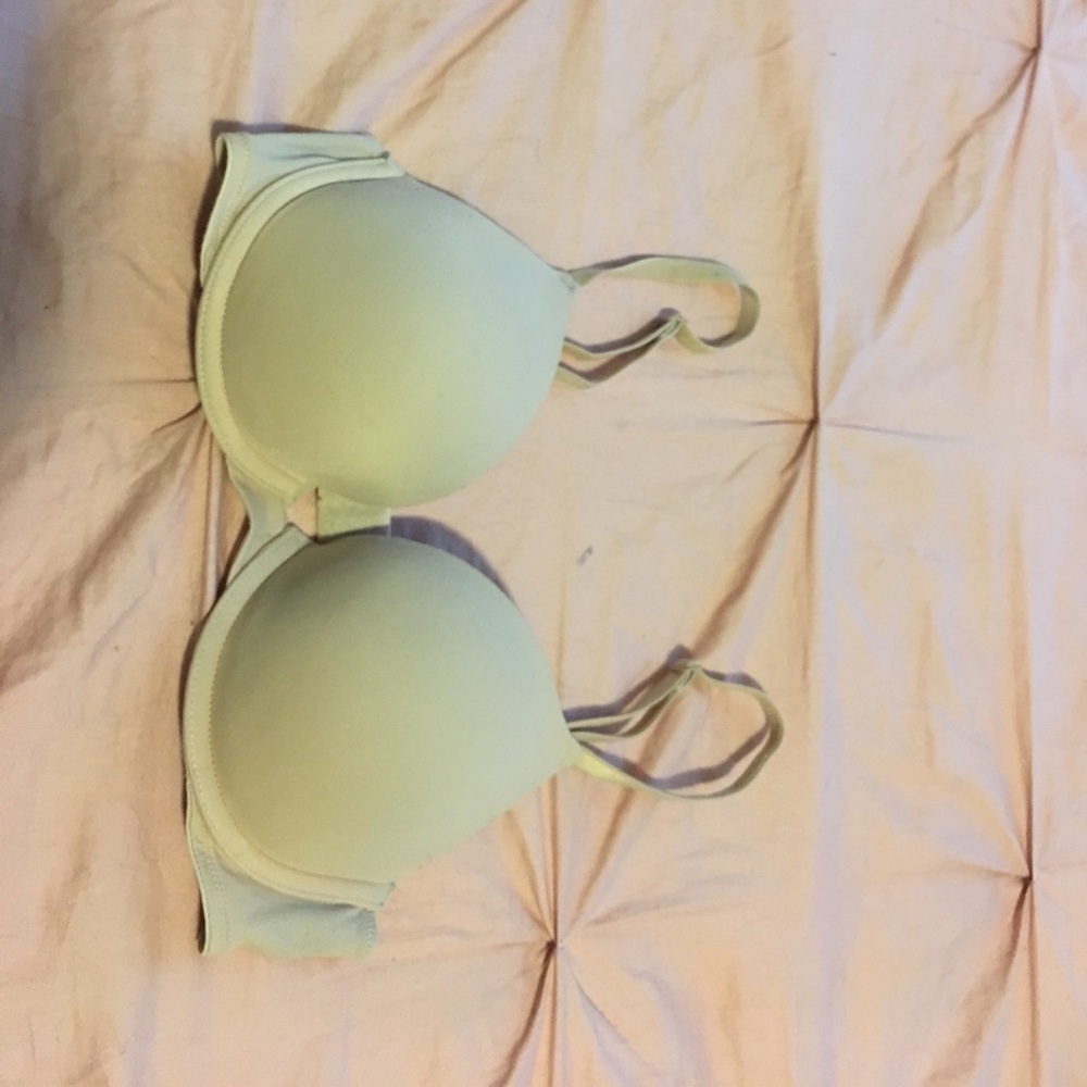 Victoria’s Secret wear everywhere push up bra