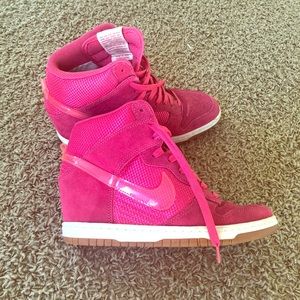 Nike women’s dunk sky wedge sneaker