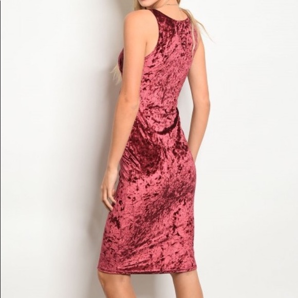 🆑Wine Velvet Dress - Picture 3 of 3