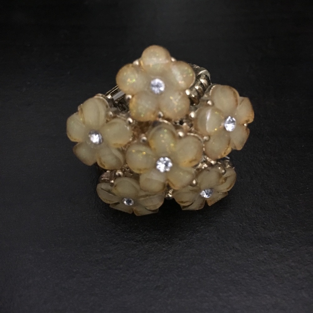Yellow flower ring
