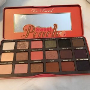 Too Faced Sweet Peach Eyeshadow