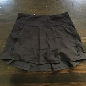 Black lululemon pleated skirt