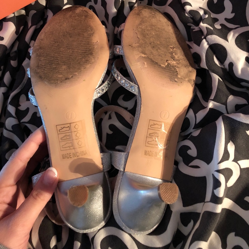 heels - Picture 3 of 3