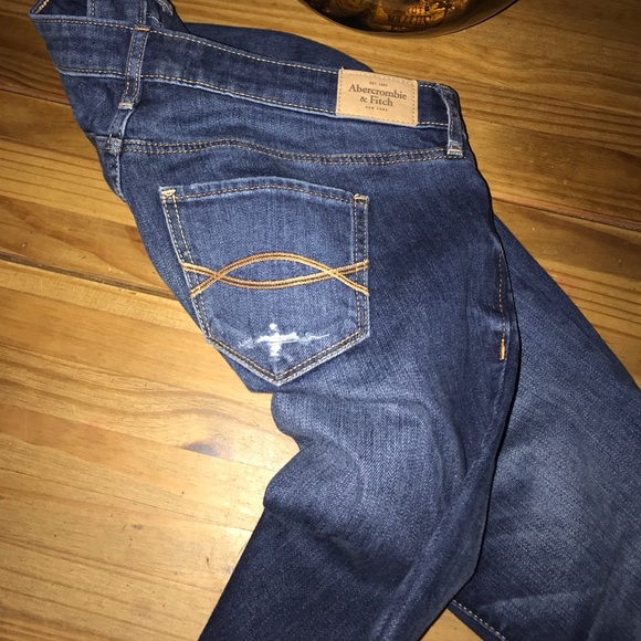 Jeans - Picture 2 of 3