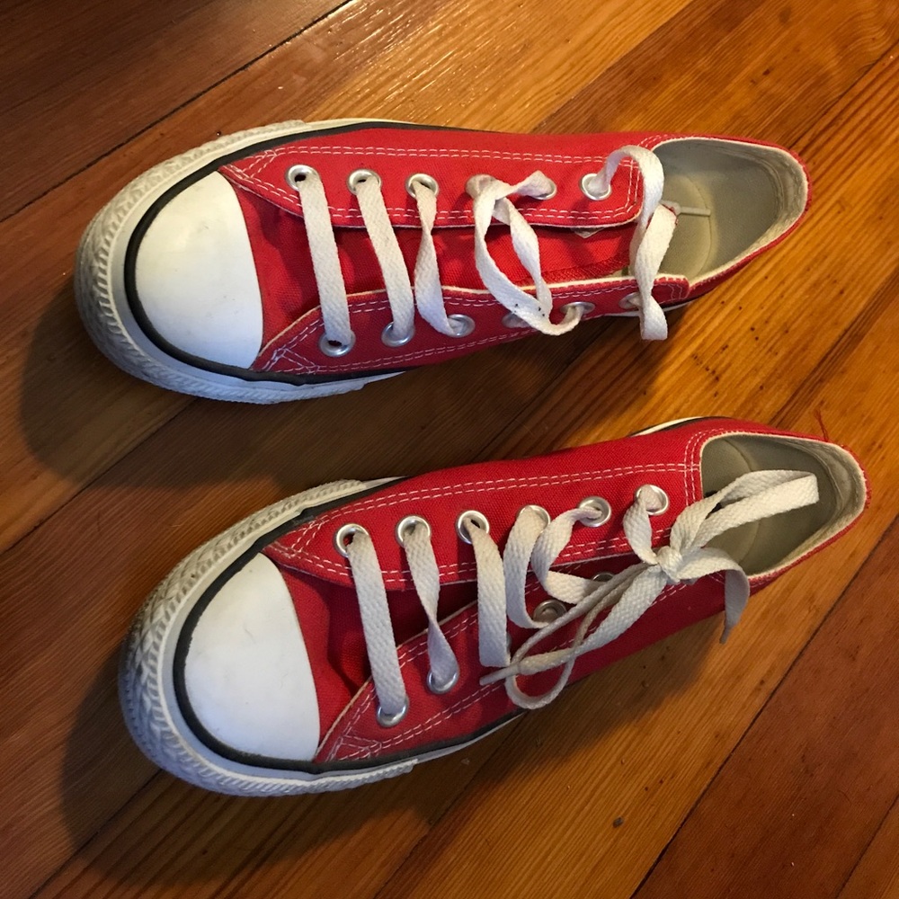 Women’s Converse sz 7