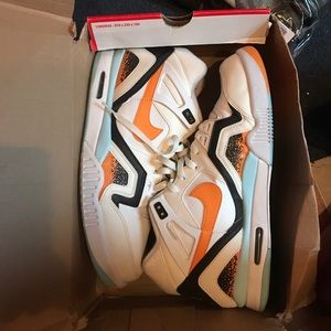 Air tech challenge size 15