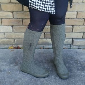 RARE! Army green Salomon Casual tall boots!