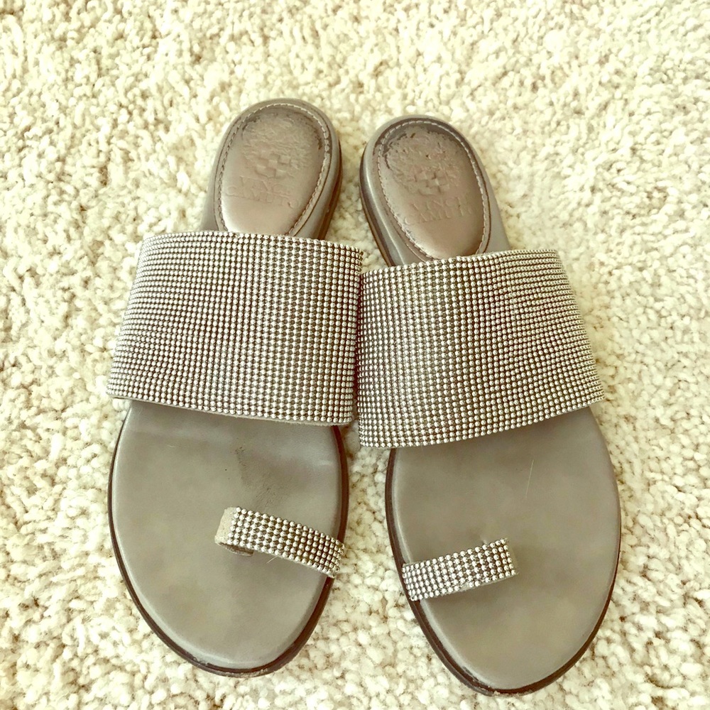 VINCE CAMUTO SILVER SANDALS
