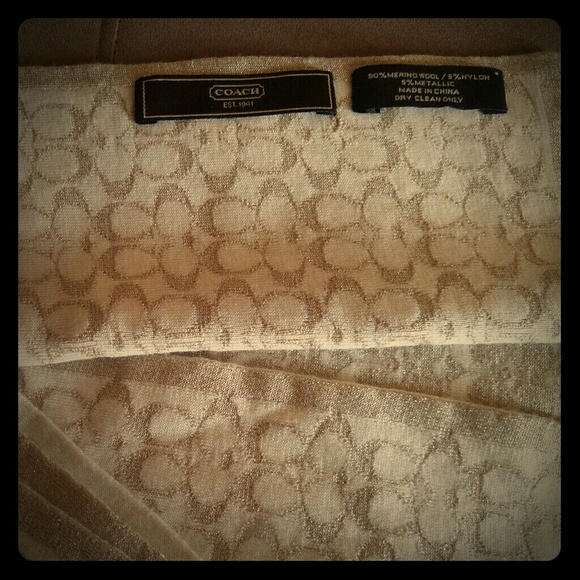 Coach Scarf - Picture 1 of 2