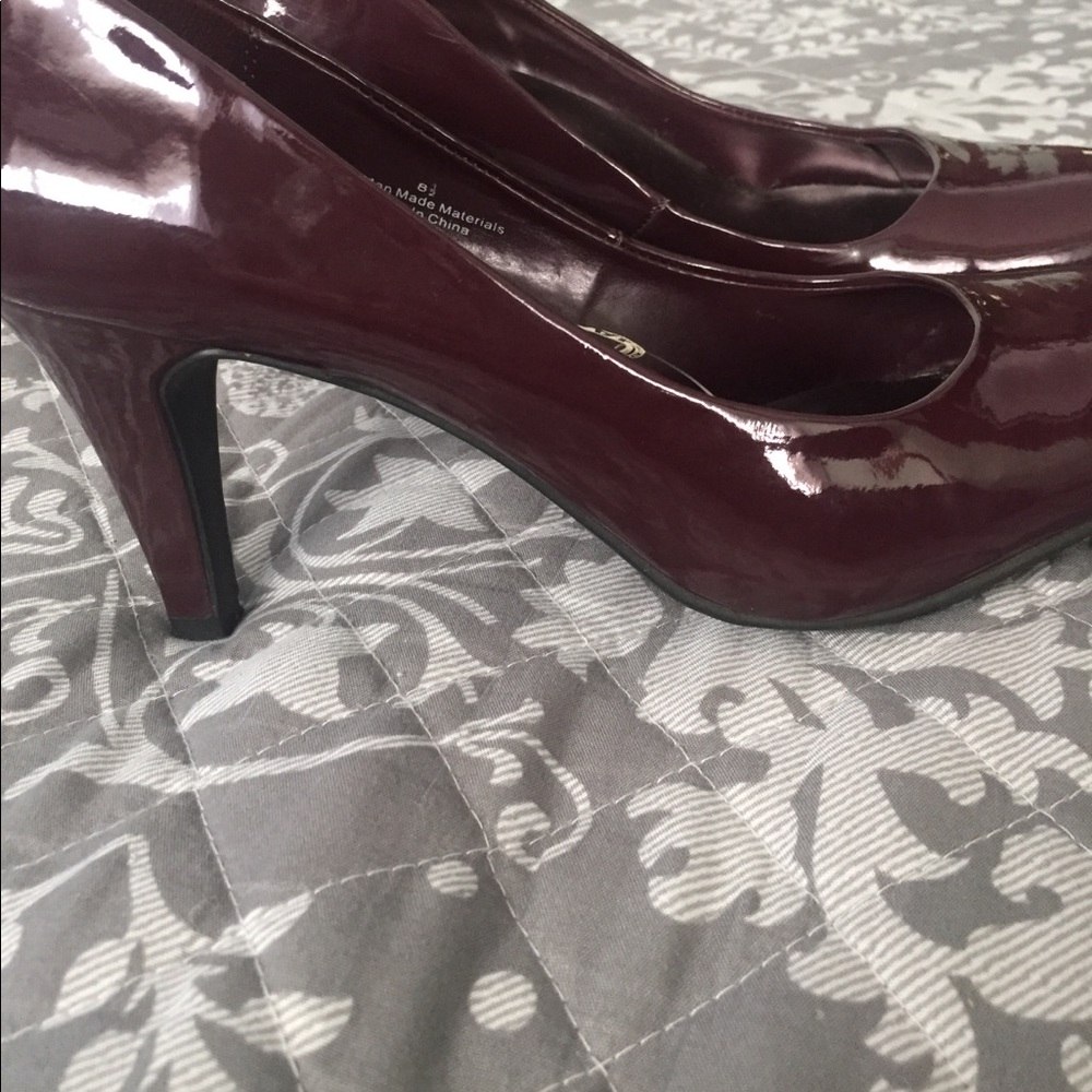 Heels - Picture 2 of 3