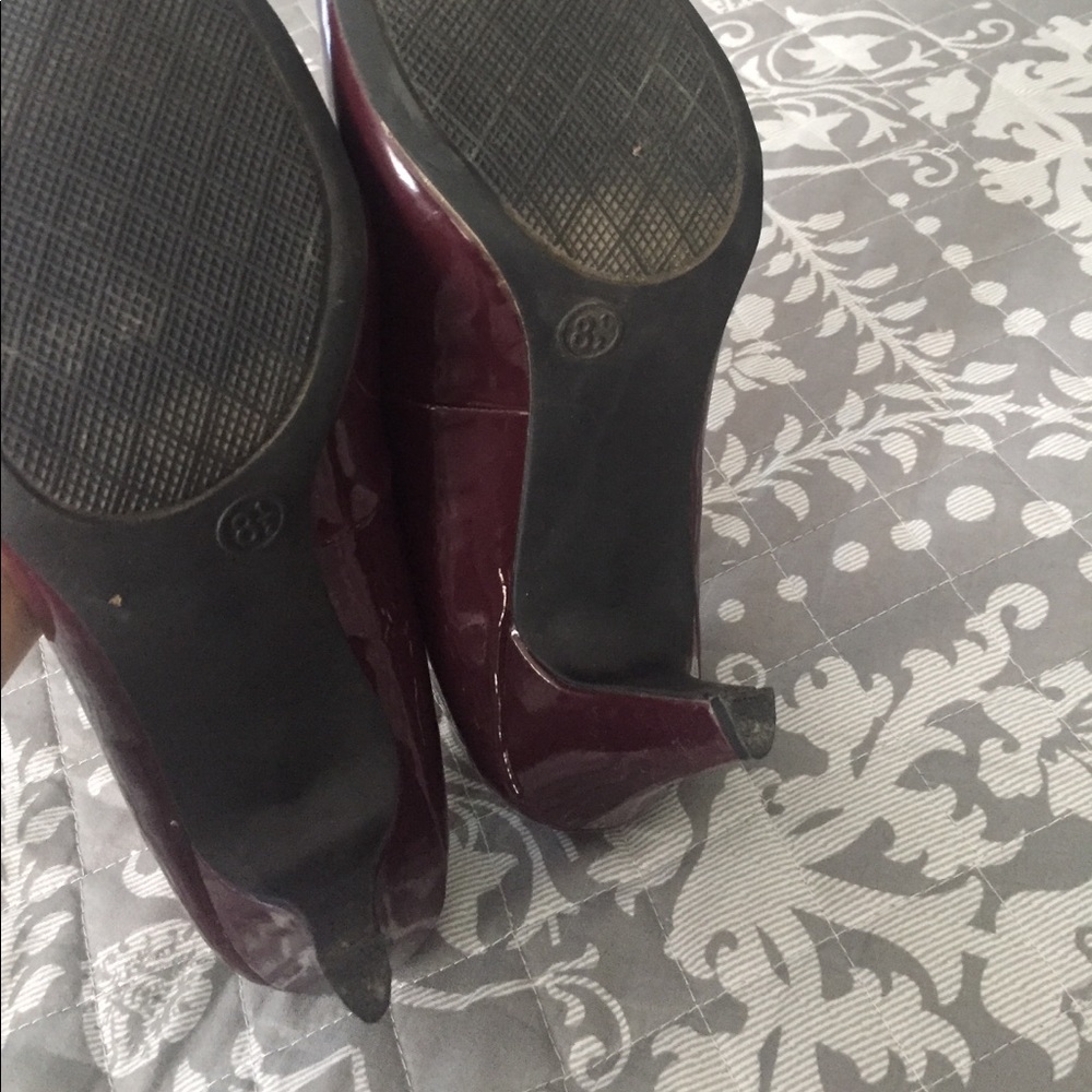 Heels - Picture 3 of 3