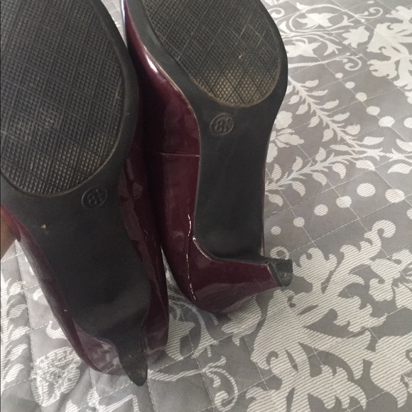 Heels - Picture 3 of 3