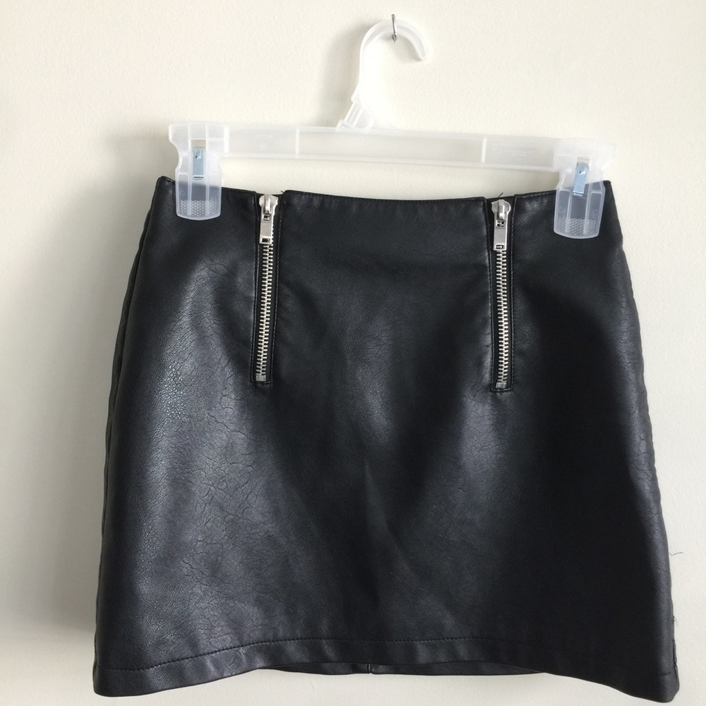 🖤🔗Faux Leathers skirts🔗🖤