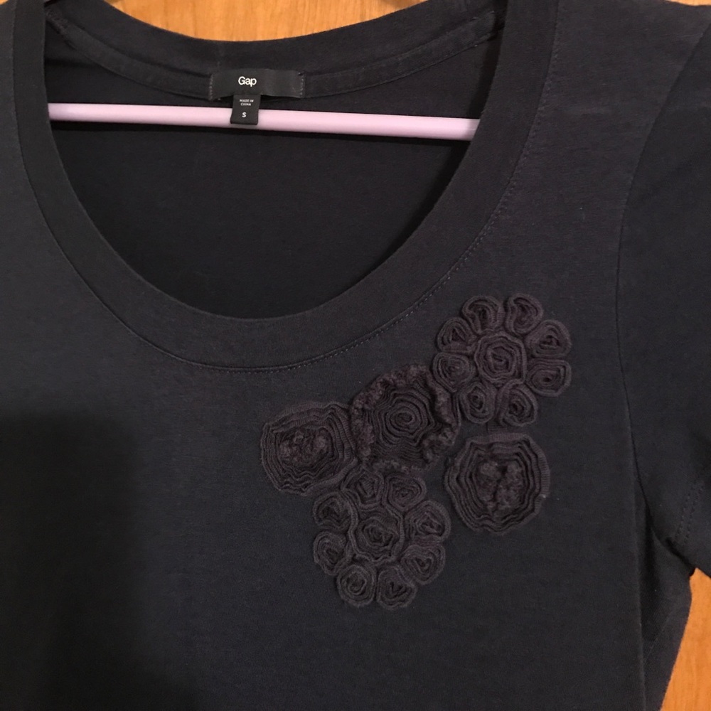 Gap tshirt - Picture 3 of 4