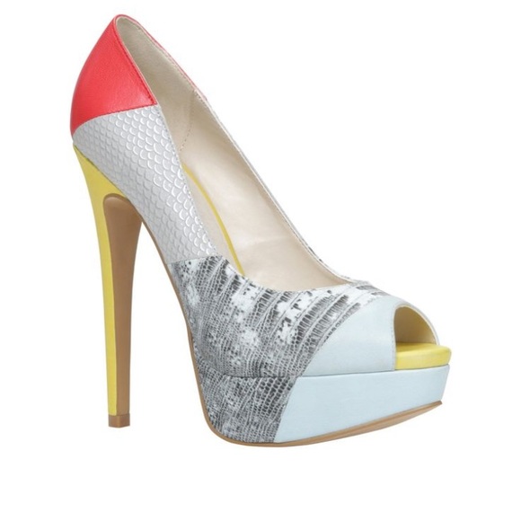 Peep Toe Heels - Picture 2 of 7