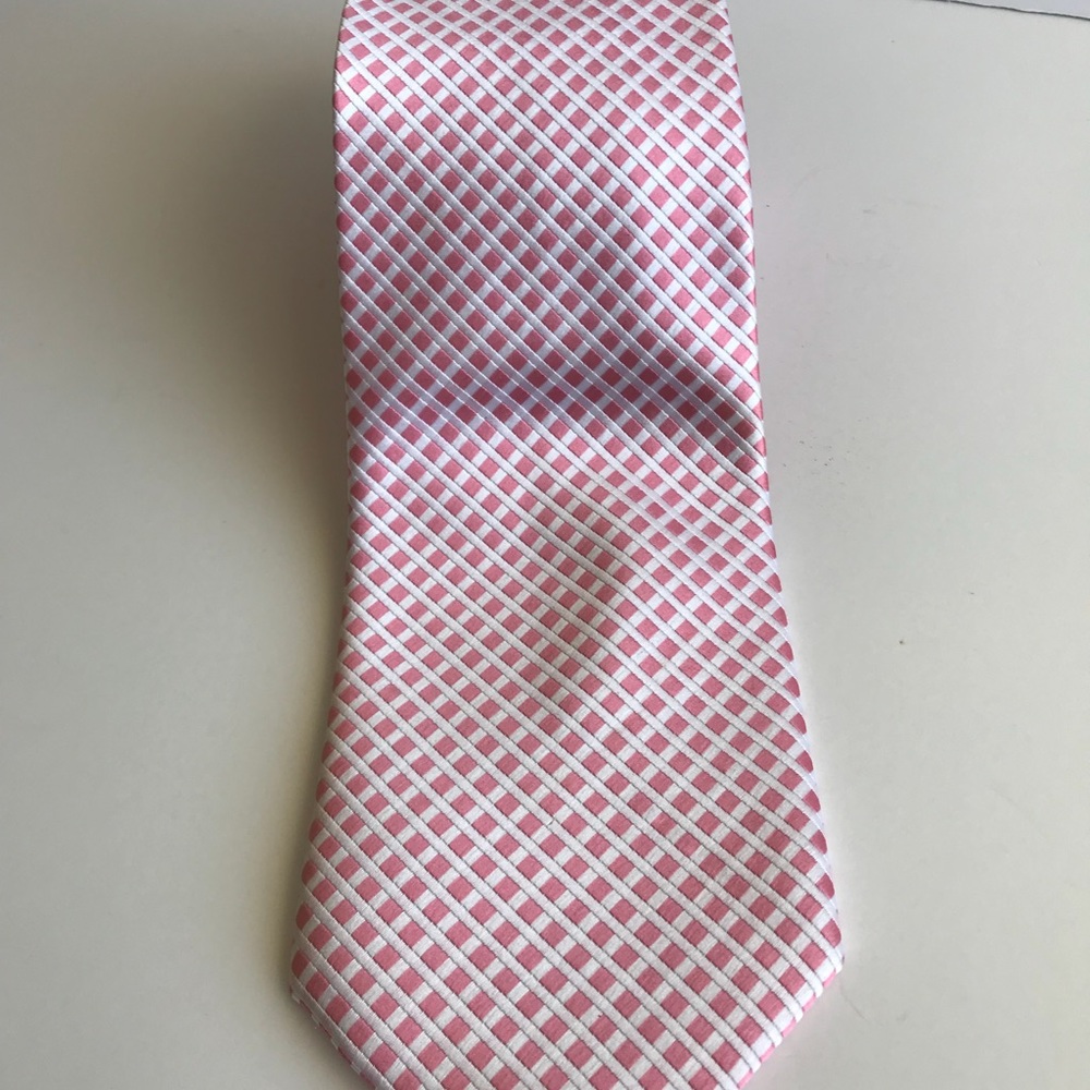Pink 100% Silk Tie.