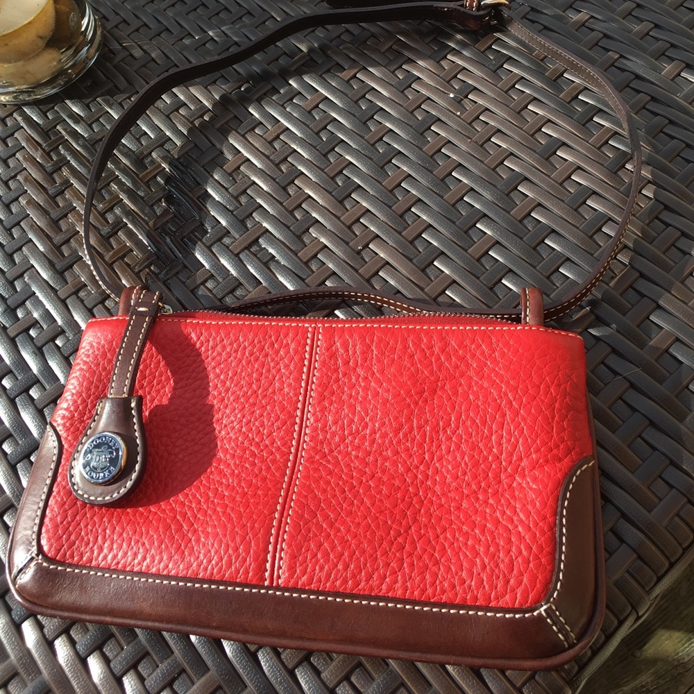 Small Dooney and Bourke purse