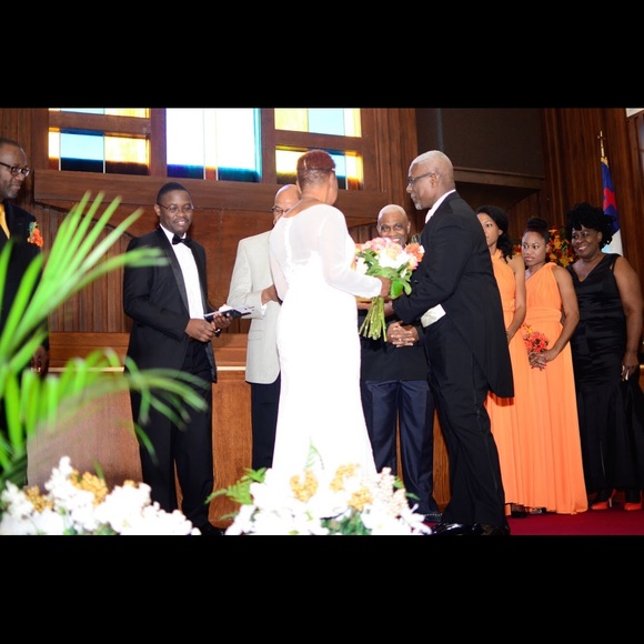 Ivory Mermaid Wedding Gown w/ Sleeves - Picture 2 of 5