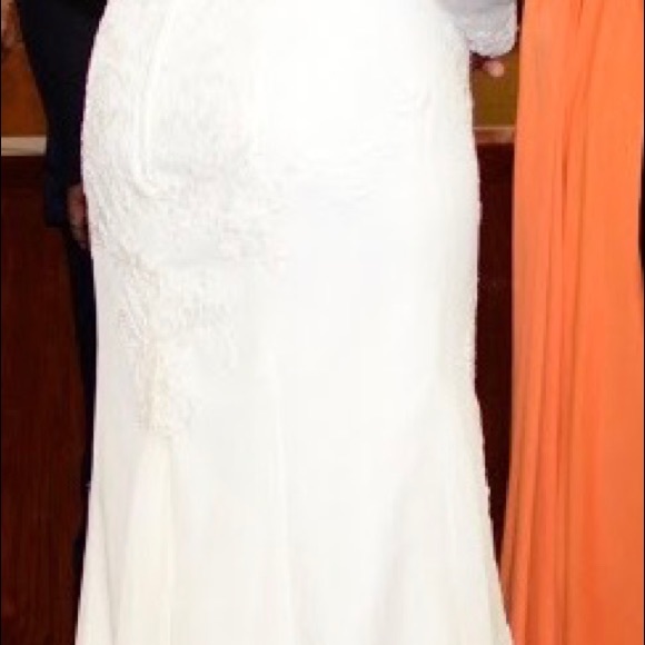 Ivory Mermaid Wedding Gown w/ Sleeves - Picture 4 of 5