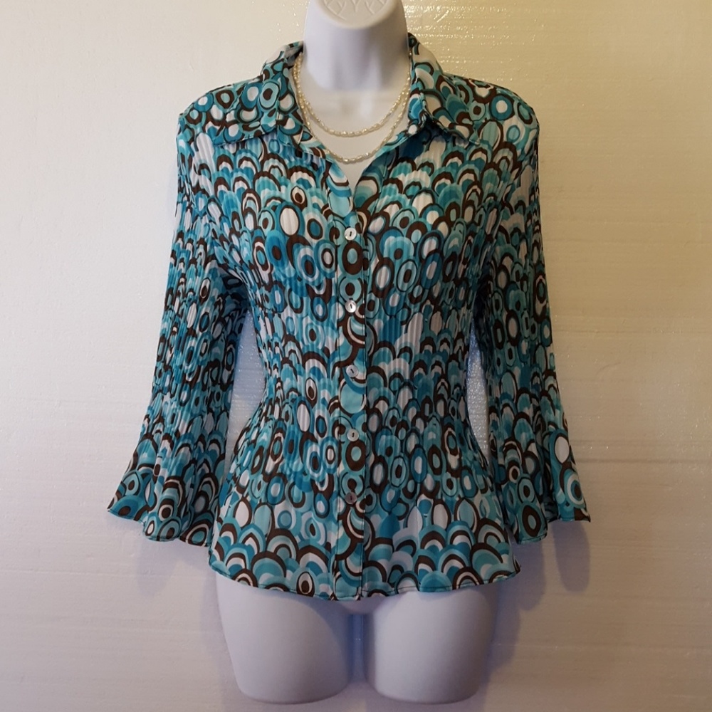 HOST PICK!!!!! Sere Nade Button Down Top