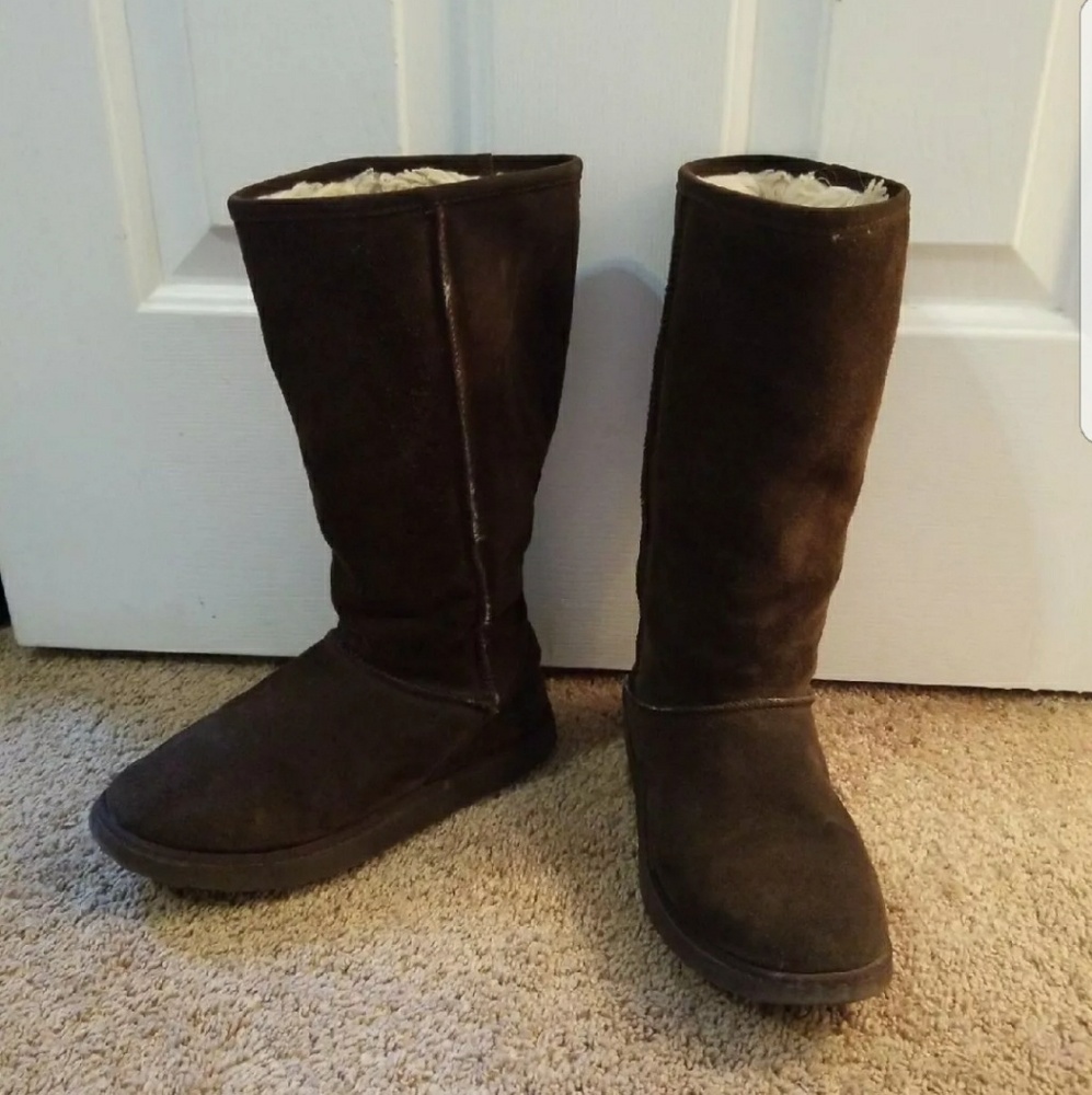 BROWN WINTER BOOTS, SIZE 6