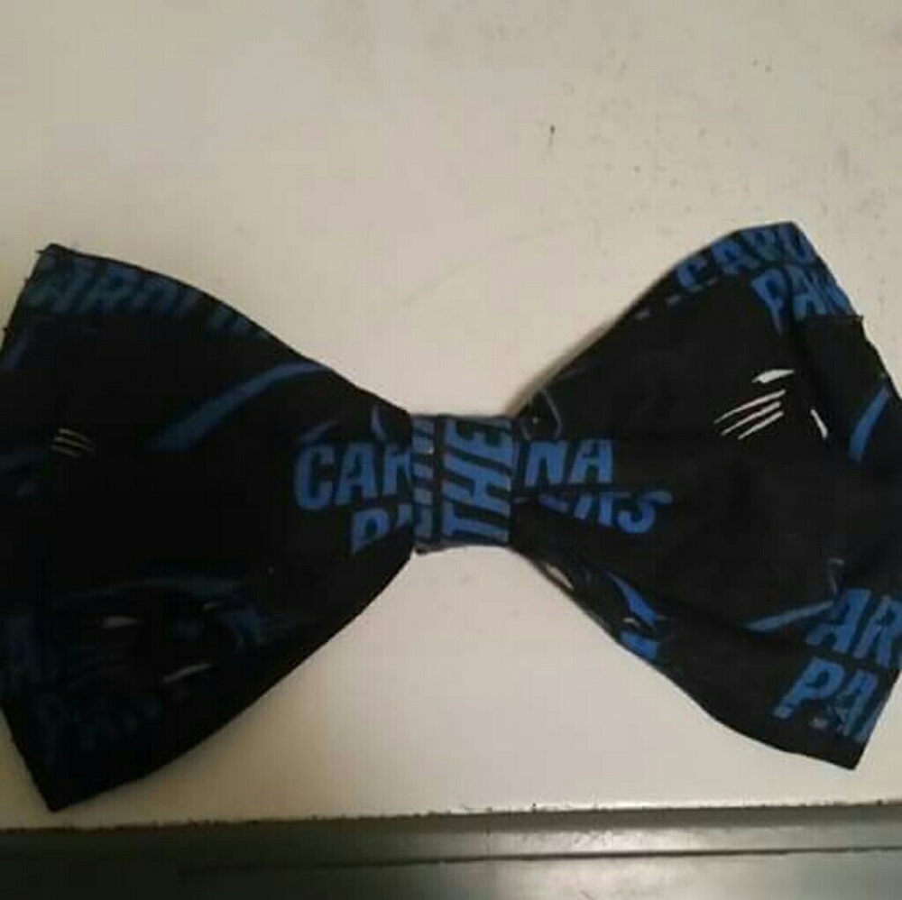 PANTHER BOW TIE