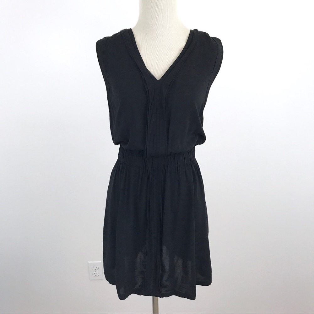 Black Sleeveless Converse One Star Dress