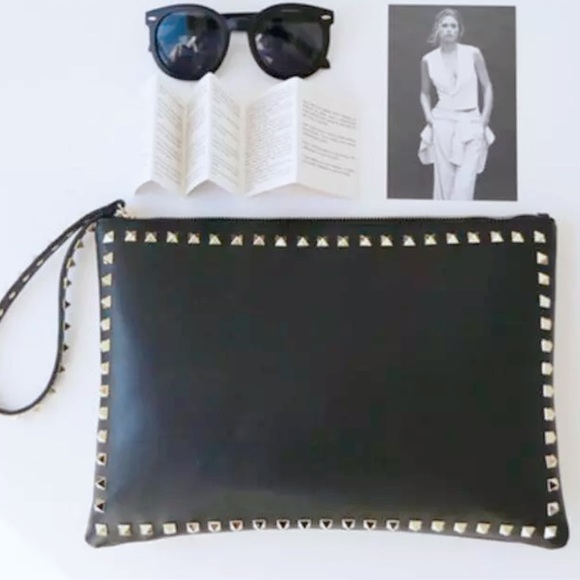 ๐ 2X HPโ๏ธ1 LEFT โผ๏ธ Black Clutch With Gold Accent - Picture 6 of 6